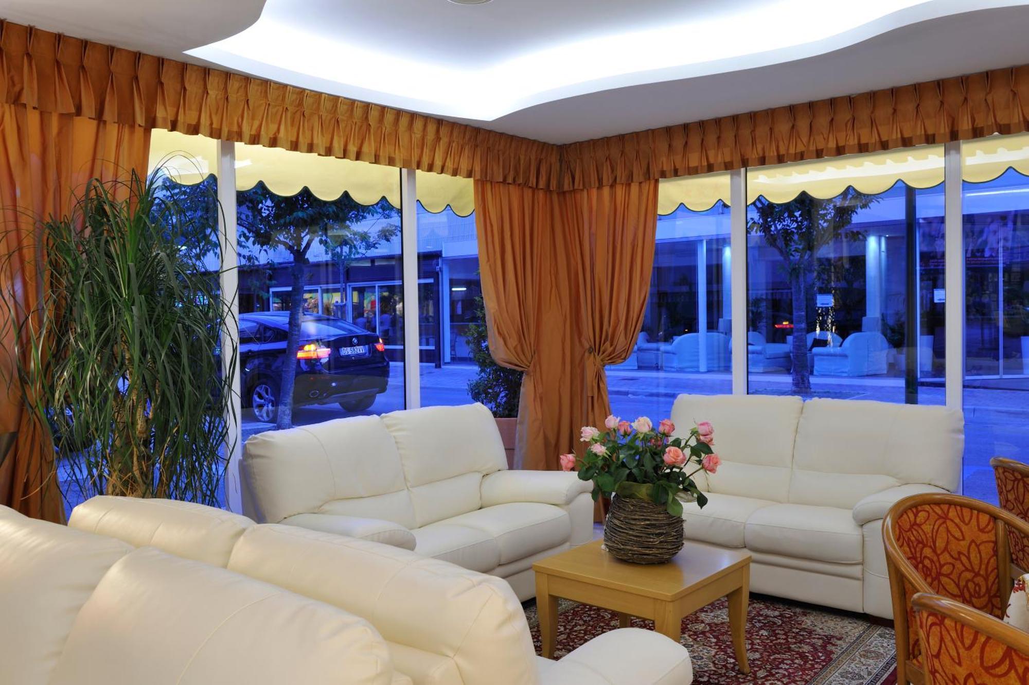 Hotel Al Prater لينانو سابيادورو المظهر الخارجي الصورة