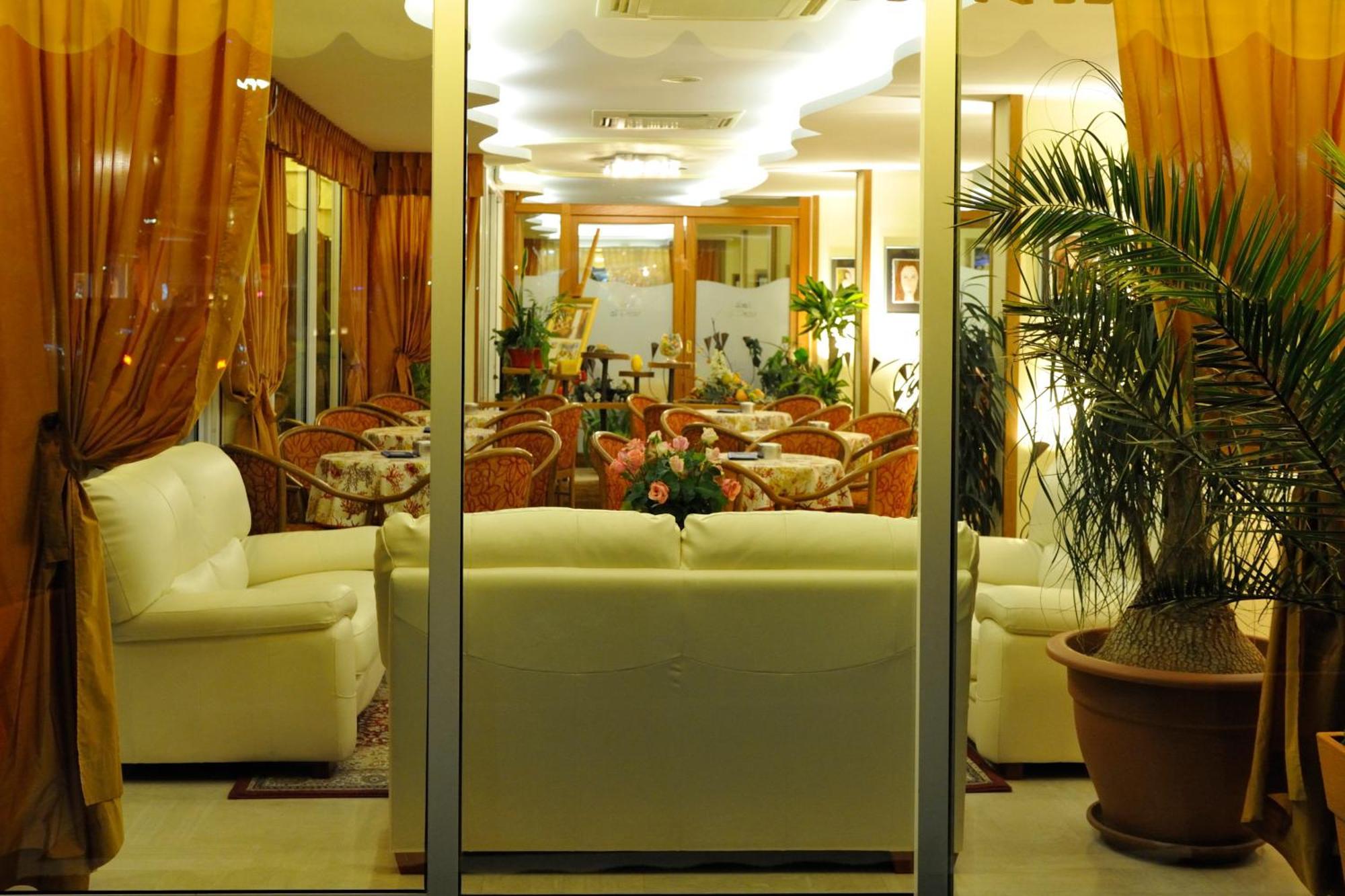 Hotel Al Prater لينانو سابيادورو المظهر الخارجي الصورة