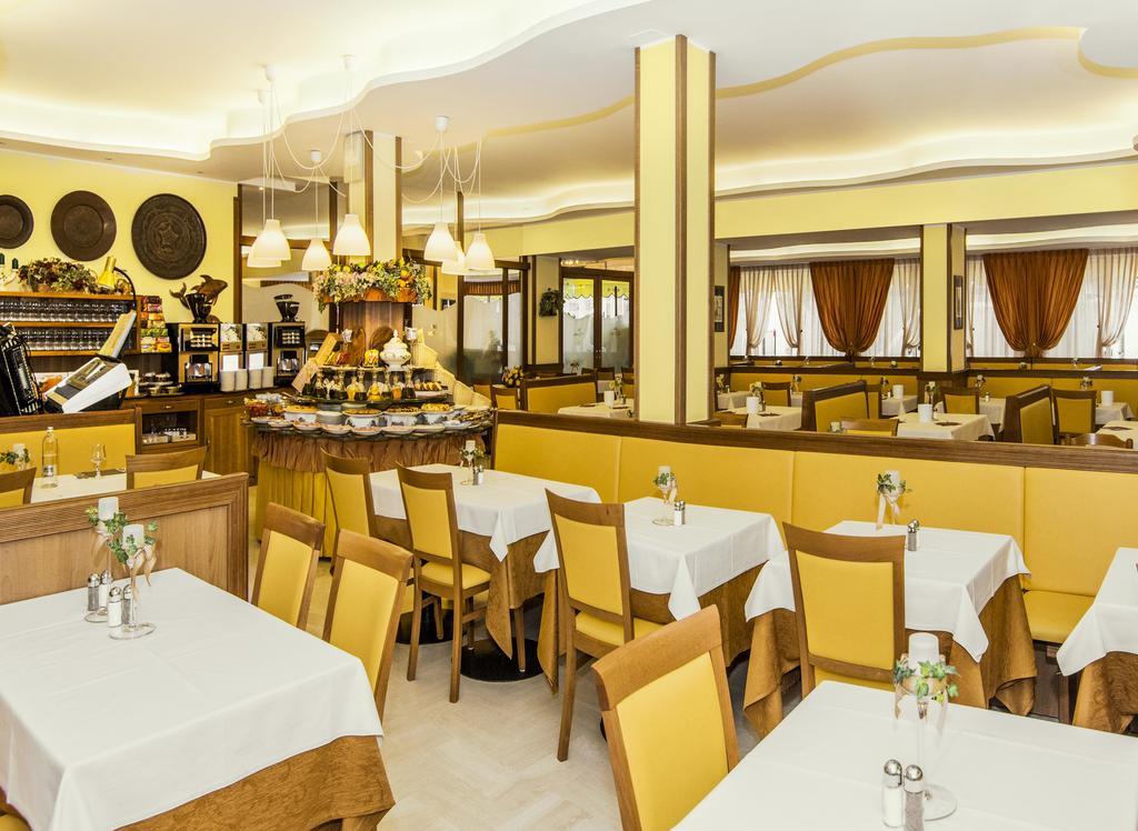 Hotel Al Prater لينانو سابيادورو المظهر الخارجي الصورة