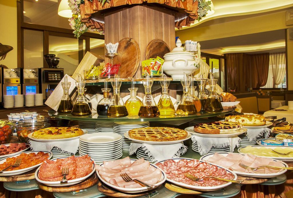 Hotel Al Prater لينانو سابيادورو المظهر الخارجي الصورة